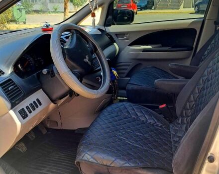 Мицубиси Грандис 2006 в Николаеве на Automoto.ua Серый Мицубиси Грандис, объемом двигателя 2.4 л и пробегом 180 тыс. км за 5700 $, фото 3 на Automoto.ua