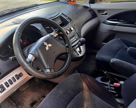 Серый Мицубиси Грандис, объемом двигателя 2.4 л и пробегом 277 тыс. км за 6000 $, фото 6 на Automoto.ua