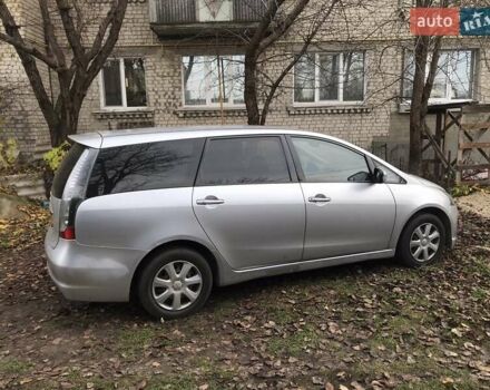 Серый Мицубиси Грандис, объемом двигателя 2.4 л и пробегом 250 тыс. км за 5999 $, фото 2 на Automoto.ua