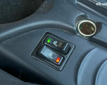 Серый Мицубиси Грандис, объемом двигателя 2.4 л и пробегом 201 тыс. км за 6990 $, фото 21 на Automoto.ua