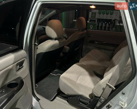 Сірий Міцубісі Грандіс, об'ємом двигуна 2.4 л та пробігом 280 тис. км за 6500 $, фото 21 на Automoto.ua