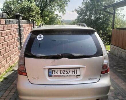 Серый Мицубиси Грандис, объемом двигателя 2.38 л и пробегом 400 тыс. км за 5000 $, фото 1 на Automoto.ua