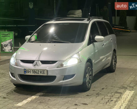 Сірий Міцубісі Грандіс, об'ємом двигуна 2.4 л та пробігом 280 тис. км за 6500 $, фото 1 на Automoto.ua