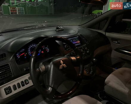 Сірий Міцубісі Грандіс, об'ємом двигуна 2.4 л та пробігом 280 тис. км за 6500 $, фото 10 на Automoto.ua