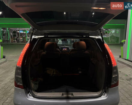 Сірий Міцубісі Грандіс, об'ємом двигуна 2.4 л та пробігом 280 тис. км за 6500 $, фото 22 на Automoto.ua