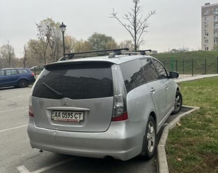 Серый Мицубиси Грандис, объемом двигателя 2.4 л и пробегом 250 тыс. км за 4800 $, фото 2 на Automoto.ua