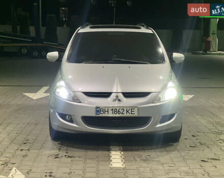 Сірий Міцубісі Грандіс, об'ємом двигуна 2.4 л та пробігом 280 тис. км за 6500 $, фото 2 на Automoto.ua