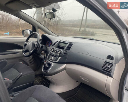 Серый Мицубиси Грандис, объемом двигателя 2 л и пробегом 320 тыс. км за 3599 $, фото 15 на Automoto.ua