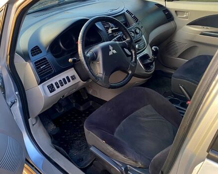 Серый Мицубиси Грандис, объемом двигателя 2.4 л и пробегом 284 тыс. км за 5900 $, фото 5 на Automoto.ua