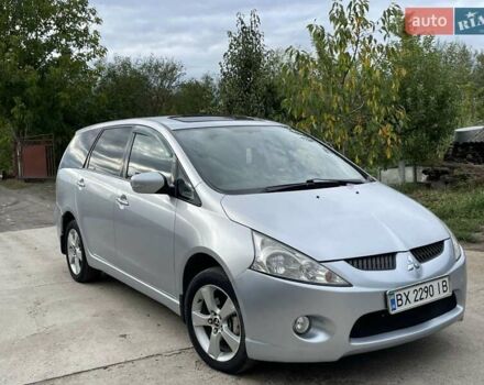 Сірий Міцубісі Грандіс, об'ємом двигуна 2 л та пробігом 256 тис. км за 6999 $, фото 5 на Automoto.ua