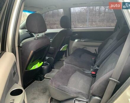 Серый Мицубиси Грандис, объемом двигателя 2.38 л и пробегом 322 тыс. км за 5600 $, фото 13 на Automoto.ua