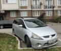 Серый Мицубиси Грандис, объемом двигателя 2.4 л и пробегом 250 тыс. км за 4800 $, фото 1 на Automoto.ua