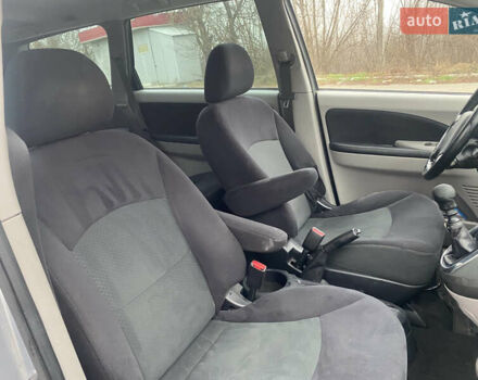 Серый Мицубиси Грандис, объемом двигателя 2 л и пробегом 320 тыс. км за 3599 $, фото 16 на Automoto.ua