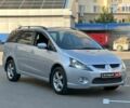 Серый Мицубиси Грандис, объемом двигателя 2.4 л и пробегом 201 тыс. км за 6990 $, фото 2 на Automoto.ua