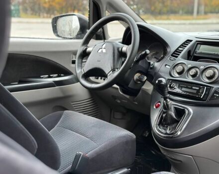 Мицубиси Грандис 2007 в Харькове на Automoto.ua Серый Мицубиси Грандис, объемом двигателя 2 л и пробегом 123 тыс. км за 2800 $, фото 5 на Automoto.ua
