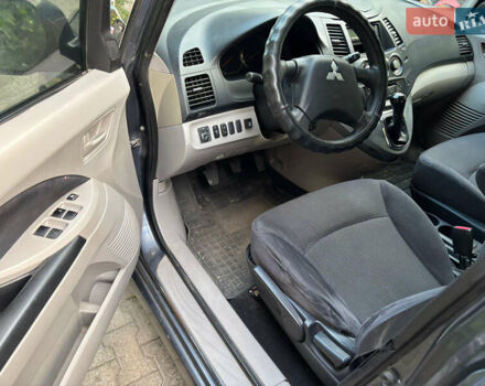 Серый Мицубиси Грандис, объемом двигателя 2.38 л и пробегом 271 тыс. км за 5400 $, фото 6 на Automoto.ua