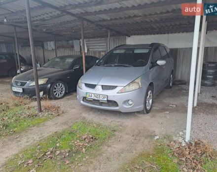 Серый Мицубиси Грандис, объемом двигателя 2.4 л и пробегом 351 тыс. км за 8000 $, фото 5 на Automoto.ua