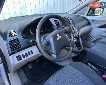 Серый Мицубиси Грандис, объемом двигателя 2.4 л и пробегом 276 тыс. км за 6800 $, фото 14 на Automoto.ua