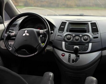 Серый Мицубиси Грандис, объемом двигателя 2.4 л и пробегом 220 тыс. км за 5700 $, фото 15 на Automoto.ua