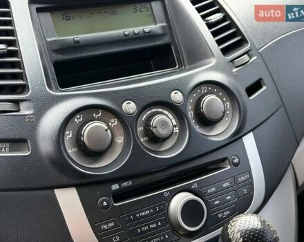 Серый Мицубиси Грандис, объемом двигателя 2.38 л и пробегом 220 тыс. км за 5700 $, фото 46 на Automoto.ua