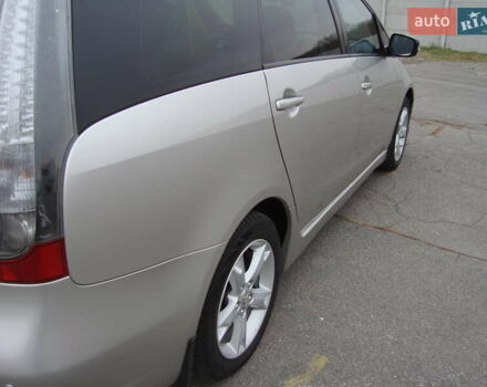 Серый Мицубиси Грандис, объемом двигателя 2.38 л и пробегом 258 тыс. км за 7999 $, фото 3 на Automoto.ua