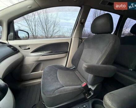 Серый Мицубиси Грандис, объемом двигателя 2.38 л и пробегом 220 тыс. км за 5700 $, фото 50 на Automoto.ua