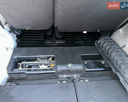 Серый Мицубиси Грандис, объемом двигателя 2.4 л и пробегом 276 тыс. км за 6800 $, фото 33 на Automoto.ua