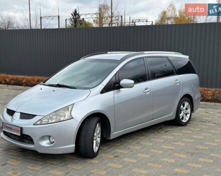 Серый Мицубиси Грандис, объемом двигателя 2.4 л и пробегом 190 тыс. км за 7099 $, фото 4 на Automoto.ua