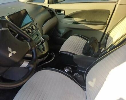 Сірий Міцубісі Грандіс, об'ємом двигуна 2.4 л та пробігом 250 тис. км за 6700 $, фото 7 на Automoto.ua