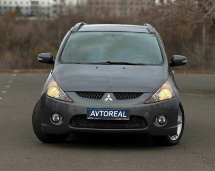 Серый Мицубиси Грандис, объемом двигателя 2.4 л и пробегом 220 тыс. км за 5700 $, фото 2 на Automoto.ua
