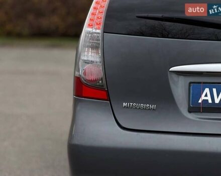 Серый Мицубиси Грандис, объемом двигателя 2.38 л и пробегом 220 тыс. км за 5700 $, фото 20 на Automoto.ua