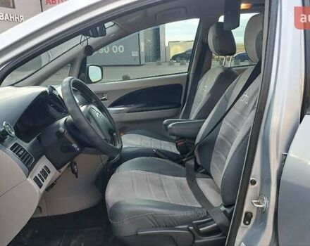 Сірий Міцубісі Грандіс, об'ємом двигуна 2.38 л та пробігом 296 тис. км за 7000 $, фото 6 на Automoto.ua