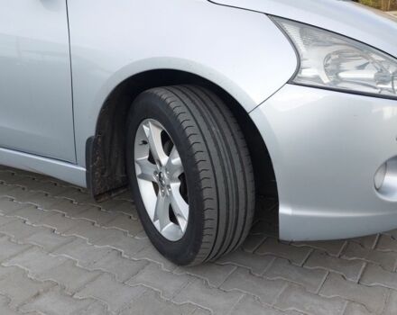 Сірий Міцубісі Грандіс, об'ємом двигуна 0 л та пробігом 296 тис. км за 7000 $, фото 1 на Automoto.ua