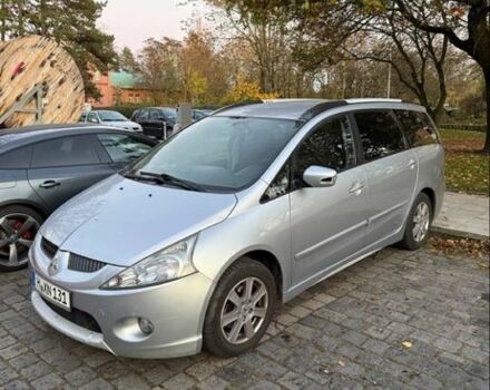 Серый Мицубиси Грандис, объемом двигателя 2 л и пробегом 300 тыс. км за 3499 $, фото 1 на Automoto.ua