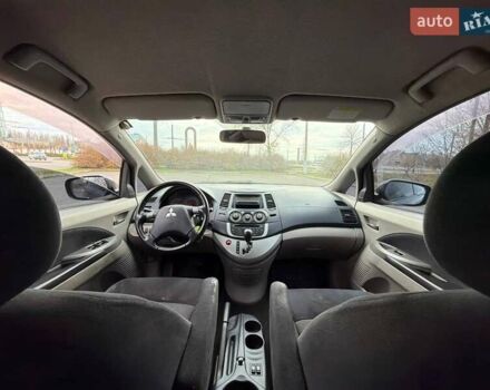 Серый Мицубиси Грандис, объемом двигателя 2.38 л и пробегом 220 тыс. км за 5700 $, фото 37 на Automoto.ua