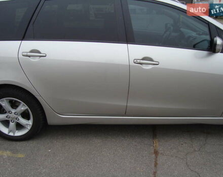 Серый Мицубиси Грандис, объемом двигателя 2.38 л и пробегом 258 тыс. км за 7999 $, фото 2 на Automoto.ua