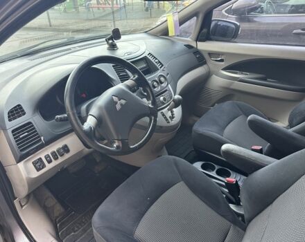 Серый Мицубиси Грандис, объемом двигателя 2.4 л и пробегом 191 тыс. км за 6865 $, фото 5 на Automoto.ua