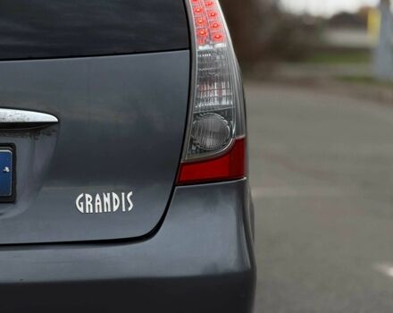 Серый Мицубиси Грандис, объемом двигателя 2.4 л и пробегом 220 тыс. км за 5700 $, фото 9 на Automoto.ua