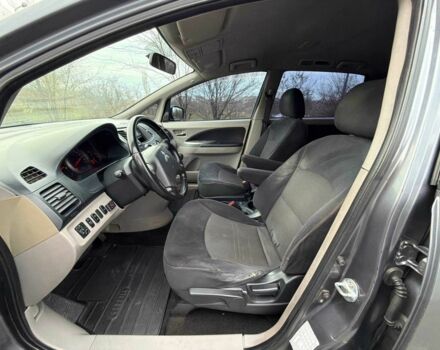 Серый Мицубиси Грандис, объемом двигателя 2.4 л и пробегом 220 тыс. км за 5700 $, фото 10 на Automoto.ua