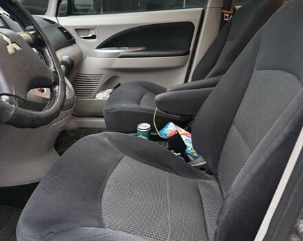 Сірий Міцубісі Грандіс, об'ємом двигуна 2.4 л та пробігом 196 тис. км за 7200 $, фото 6 на Automoto.ua