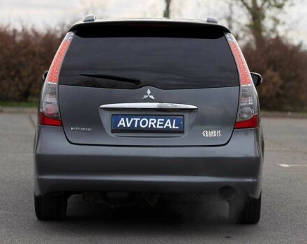 Серый Мицубиси Грандис, объемом двигателя 2.4 л и пробегом 220 тыс. км за 5700 $, фото 6 на Automoto.ua