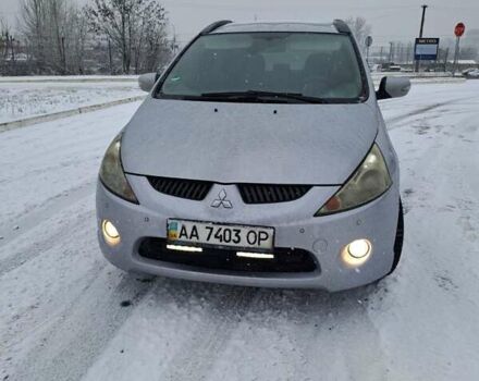 Серый Мицубиси Грандис, объемом двигателя 2.4 л и пробегом 351 тыс. км за 8000 $, фото 7 на Automoto.ua