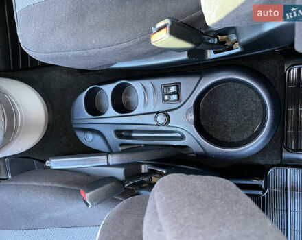 Серый Мицубиси Грандис, объемом двигателя 2.4 л и пробегом 276 тыс. км за 6800 $, фото 18 на Automoto.ua