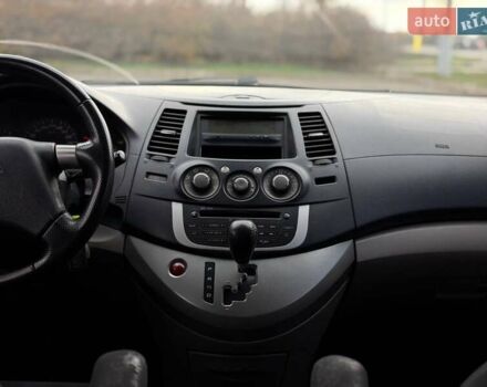 Серый Мицубиси Грандис, объемом двигателя 2.38 л и пробегом 220 тыс. км за 5700 $, фото 40 на Automoto.ua