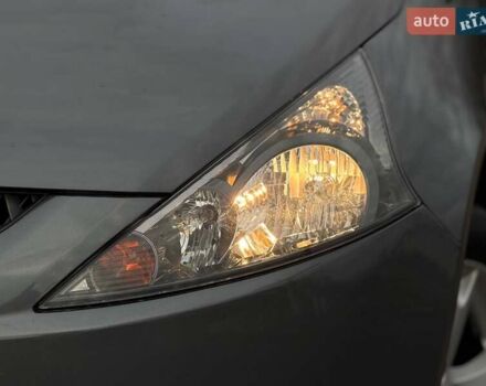 Серый Мицубиси Грандис, объемом двигателя 2.38 л и пробегом 220 тыс. км за 5700 $, фото 5 на Automoto.ua