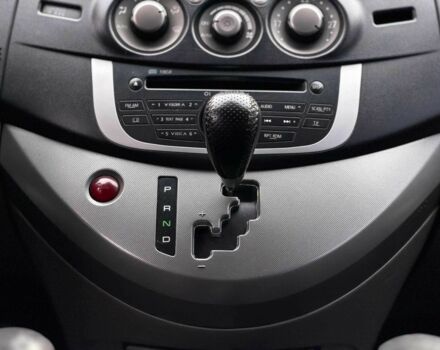 Серый Мицубиси Грандис, объемом двигателя 2.4 л и пробегом 220 тыс. км за 5700 $, фото 19 на Automoto.ua