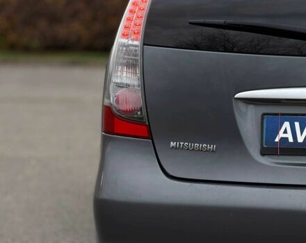 Серый Мицубиси Грандис, объемом двигателя 2.4 л и пробегом 220 тыс. км за 5700 $, фото 8 на Automoto.ua