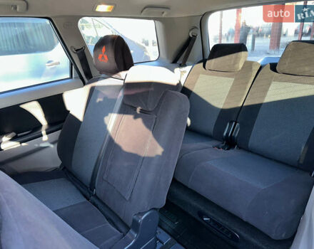 Серый Мицубиси Грандис, объемом двигателя 2.4 л и пробегом 276 тыс. км за 6800 $, фото 30 на Automoto.ua