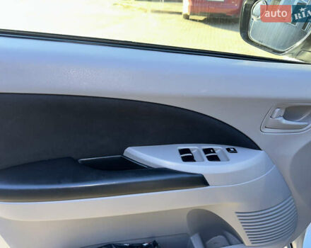 Серый Мицубиси Грандис, объемом двигателя 2.4 л и пробегом 276 тыс. км за 6800 $, фото 36 на Automoto.ua