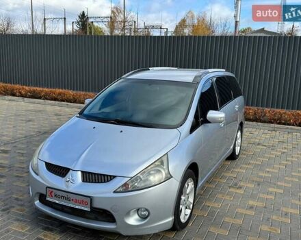 Серый Мицубиси Грандис, объемом двигателя 2.4 л и пробегом 190 тыс. км за 7099 $, фото 3 на Automoto.ua